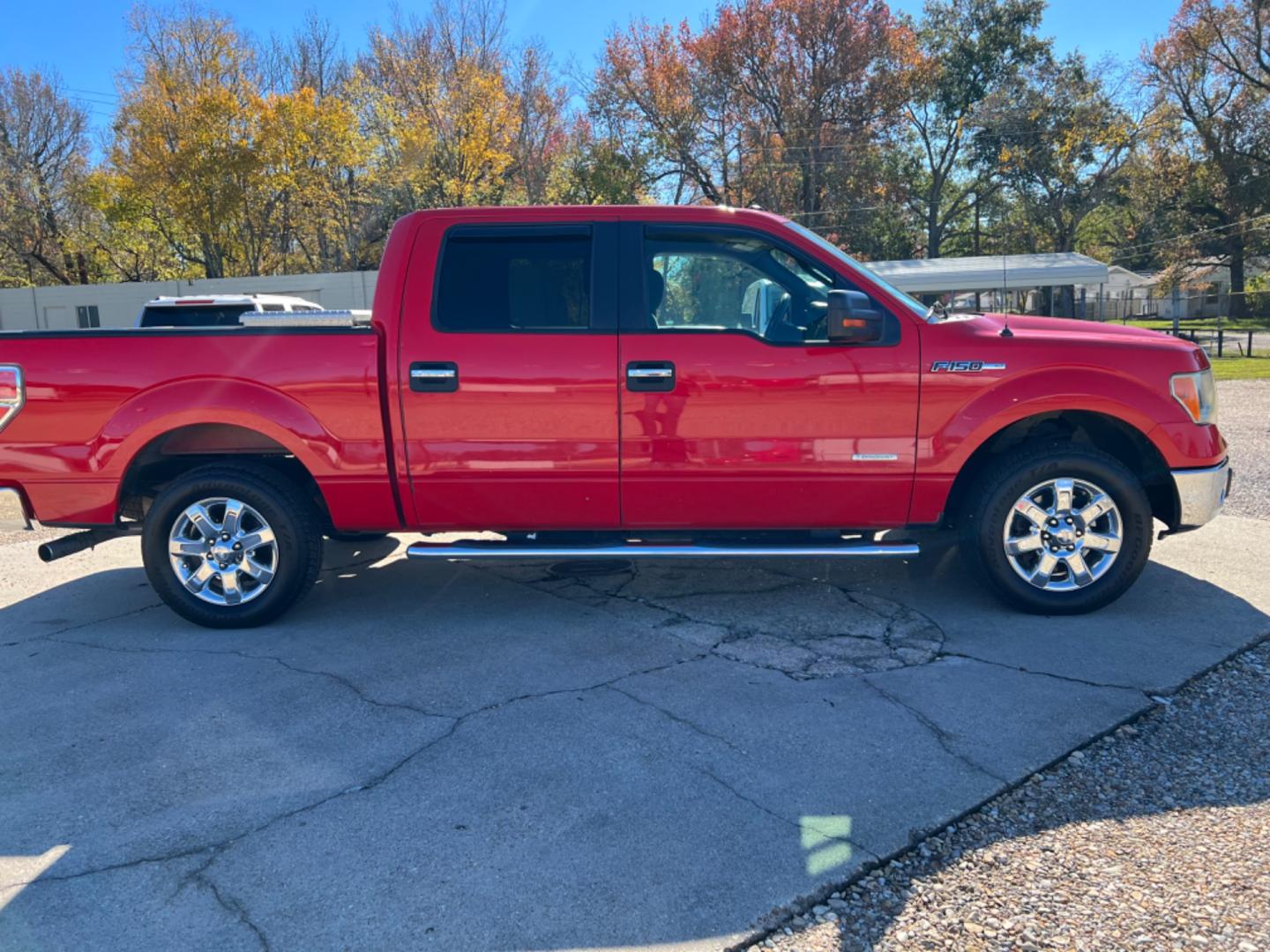 2013 Red /Gray Ford F-150 XLT (1FTFW1CT2DF) with an 3.5 V6 EcoBoost engine, Automatic transmission, located at 4520 Airline Hwy, Baton Rouge, LA, 70805, (225) 357-1497, 30.509325, -91.145432 - 2013 Ford SuperCrew XLT 211K Miles, 3.5 V6 EcoBoost, Power Windows, Locks, Mirrors & Seat, Cold A/C, Tow Pkg. NO IN HOUSE FINANCING. FOR INFO PLEASE CONTACT JEFF AT 225 357-1497 CHECK OUT OUR A+ RATING WITH THE BETTER BUSINESS BUREAU WE HAVE BEEN A FAMILY OWNED AND OPERATED BUSINESS AT THE SAME LOCA - Photo#4